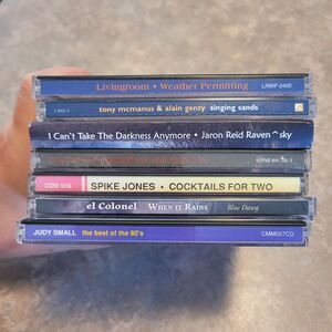 Livingroom/Singings Sands/Caravan/ProArtee Collection/When it Rains/Judy Small +